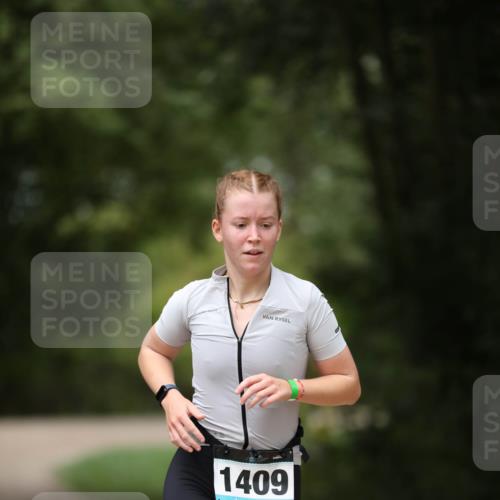 30.08.2026 - Elbe Triathlon Hamburg Antke Förster http://msf.ph/oto/10105852 30.08.2026 12:10:29 Laufen 1409 meine-sportfotos.de