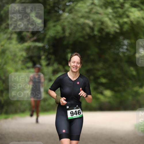 30.08.2026 - Elbe Triathlon Hamburg Antke Förster http://msf.ph/oto/10105860 30.08.2026 12:10:53 Laufen 946 meine-sportfotos.de