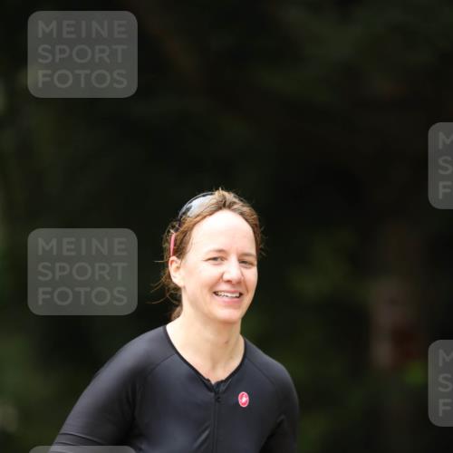 30.08.2026 - Elbe Triathlon Hamburg Antke Förster http://msf.ph/oto/10105868 30.08.2026 12:10:56 Laufen 946 meine-sportfotos.de