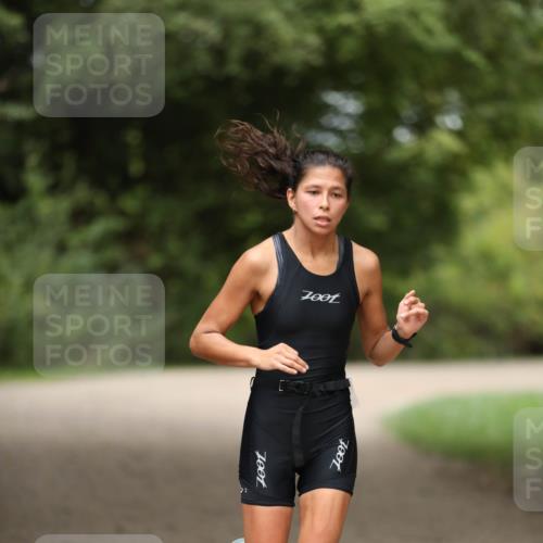 30.08.2026 - Elbe Triathlon Hamburg Antke Förster http://msf.ph/oto/10105874 30.08.2026 12:11:00 Laufen  meine-sportfotos.de