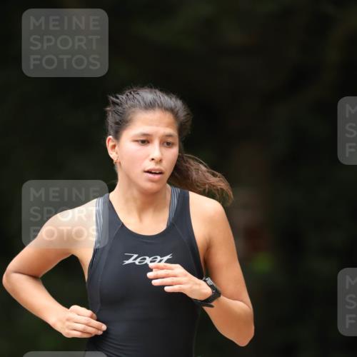 30.08.2026 - Elbe Triathlon Hamburg Antke Förster http://msf.ph/oto/10105880 30.08.2026 12:11:01 Laufen  meine-sportfotos.de