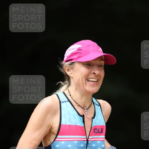 30.08.2026 - Elbe Triathlon Hamburg Antke Förster http://msf.ph/oto/10105898 30.08.2026 12:11:25 Laufen 1712 meine-sportfotos.de