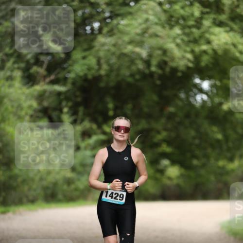 30.08.2026 - Elbe Triathlon Hamburg Antke Förster http://msf.ph/oto/10105900 30.08.2026 12:11:32 Laufen 1429 meine-sportfotos.de