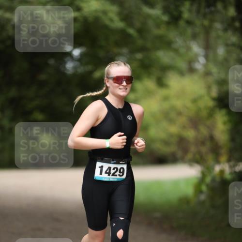 30.08.2026 - Elbe Triathlon Hamburg Antke Förster http://msf.ph/oto/10105904 30.08.2026 12:11:33 Laufen 1429 meine-sportfotos.de