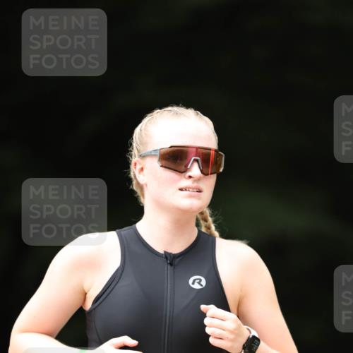 30.08.2026 - Elbe Triathlon Hamburg Antke Förster http://msf.ph/oto/10105912 30.08.2026 12:11:36 Laufen 1429 meine-sportfotos.de