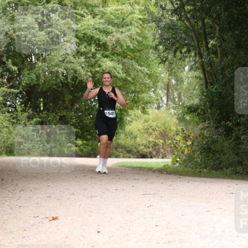 30.08.2026 - Elbe Triathlon Hamburg Antke Förster http://msf.ph/oto/10105915 30.08.2026 12:17:21 Laufen 1541 meine-sportfotos.de