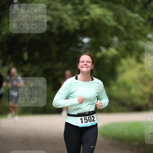 30.08.2026 - Elbe Triathlon Hamburg Antke Förster http://msf.ph/oto/10105918 30.08.2026 12:11:59 Laufen 1502 meine-sportfotos.de