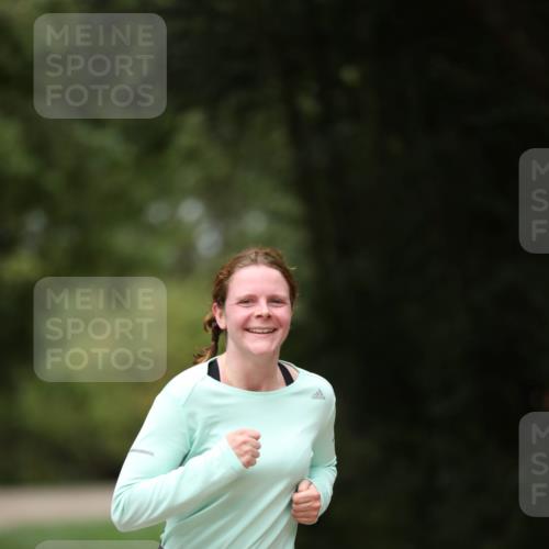 30.08.2026 - Elbe Triathlon Hamburg Antke Förster http://msf.ph/oto/10105922 30.08.2026 12:12:00 Laufen 1502 meine-sportfotos.de