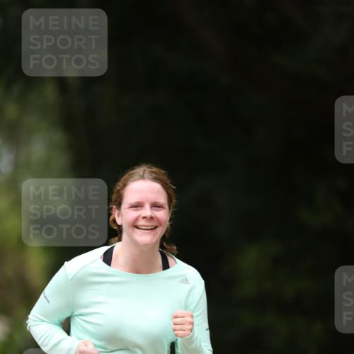 30.08.2026 - Elbe Triathlon Hamburg Antke Förster http://msf.ph/oto/10105924 30.08.2026 12:12:01 Laufen 1502 meine-sportfotos.de