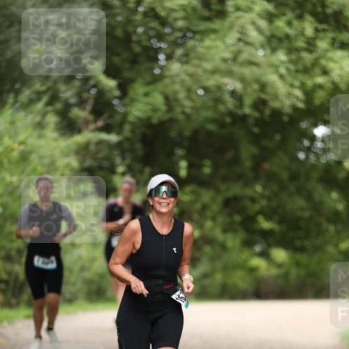 30.08.2026 - Elbe Triathlon Hamburg Antke Förster http://msf.ph/oto/10105928 30.08.2026 12:12:04 Laufen 7224 meine-sportfotos.de