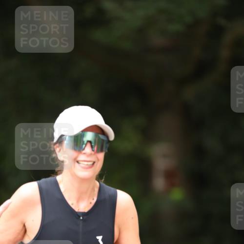 30.08.2026 - Elbe Triathlon Hamburg Antke Förster http://msf.ph/oto/10105938 30.08.2026 12:12:07 Laufen  meine-sportfotos.de