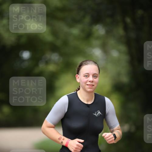 30.08.2026 - Elbe Triathlon Hamburg Antke Förster http://msf.ph/oto/10105944 30.08.2026 12:12:10 Laufen 69 meine-sportfotos.de