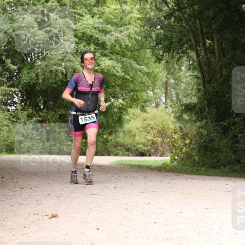 30.08.2026 - Elbe Triathlon Hamburg Antke Förster http://msf.ph/oto/10105949 30.08.2026 12:17:43 Laufen 1635 meine-sportfotos.de