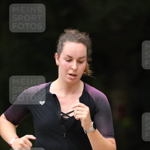 30.08.2026 - Elbe Triathlon Hamburg Antke Förster http://msf.ph/oto/10105954 30.08.2026 12:12:13 Laufen 1485 meine-sportfotos.de