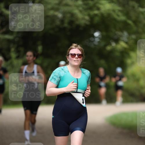 30.08.2026 - Elbe Triathlon Hamburg Antke Förster http://msf.ph/oto/10105958 30.08.2026 12:12:28 Laufen  meine-sportfotos.de