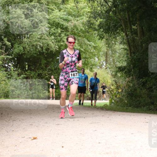 30.08.2026 - Elbe Triathlon Hamburg Antke Förster http://msf.ph/oto/10105973 30.08.2026 12:18:15 Laufen 1673 meine-sportfotos.de