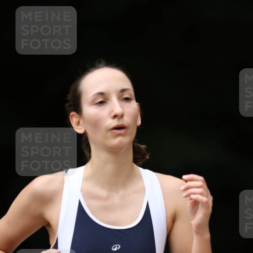 30.08.2026 - Elbe Triathlon Hamburg Antke Förster http://msf.ph/oto/10105976 30.08.2026 12:12:34 Laufen 1569 meine-sportfotos.de