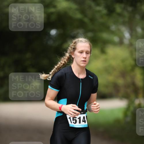 30.08.2026 - Elbe Triathlon Hamburg Antke Förster http://msf.ph/oto/10105980 30.08.2026 12:12:36 Laufen 1514 meine-sportfotos.de