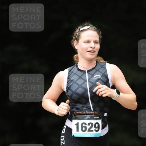 30.08.2026 - Elbe Triathlon Hamburg Antke Förster http://msf.ph/oto/10105984 30.08.2026 12:12:37 Laufen 1629 meine-sportfotos.de