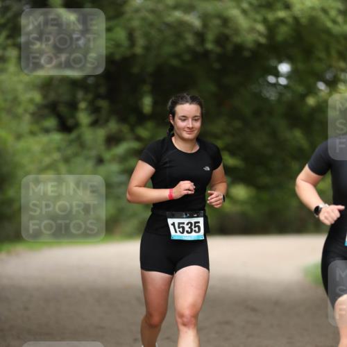 30.08.2026 - Elbe Triathlon Hamburg Antke Förster http://msf.ph/oto/10105988 30.08.2026 12:12:40 Laufen 1535 meine-sportfotos.de