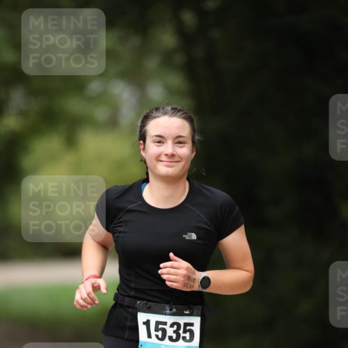 30.08.2026 - Elbe Triathlon Hamburg Antke Förster http://msf.ph/oto/10105994 30.08.2026 12:12:42 Laufen 916, 7910, 1535 meine-sportfotos.de
