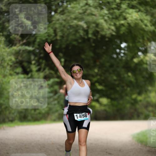 30.08.2026 - Elbe Triathlon Hamburg Antke Förster http://msf.ph/oto/10106000 30.08.2026 12:12:54 Laufen 1498 meine-sportfotos.de