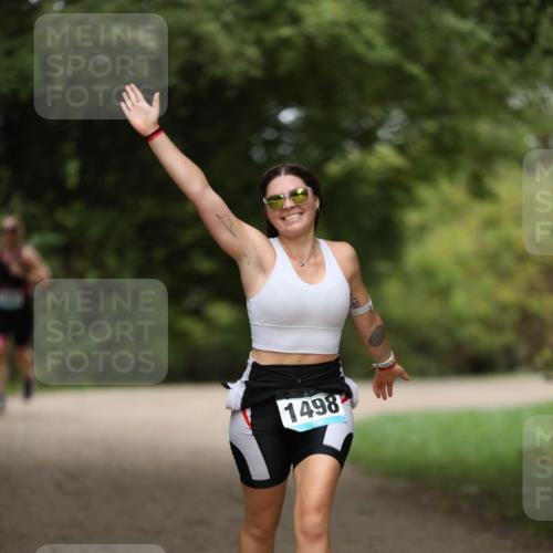 30.08.2026 - Elbe Triathlon Hamburg Antke Förster http://msf.ph/oto/10106006 30.08.2026 12:12:55 Laufen 1498 meine-sportfotos.de