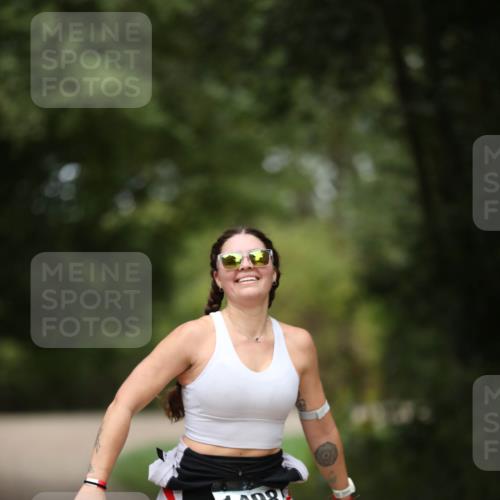30.08.2026 - Elbe Triathlon Hamburg Antke Förster http://msf.ph/oto/10106010 30.08.2026 12:12:56 Laufen 1498 meine-sportfotos.de