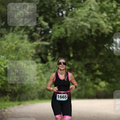 30.08.2026 - Elbe Triathlon Hamburg Antke Förster http://msf.ph/oto/10106020 30.08.2026 12:13:01 Laufen 1665 meine-sportfotos.de