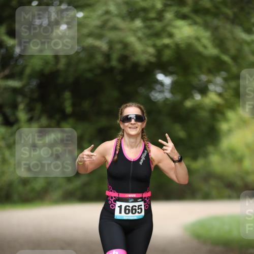 30.08.2026 - Elbe Triathlon Hamburg Antke Förster http://msf.ph/oto/10106024 30.08.2026 12:13:02 Laufen 1665 meine-sportfotos.de