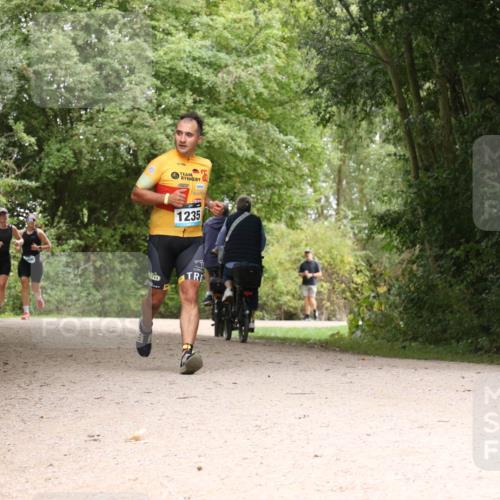 30.08.2026 - Elbe Triathlon Hamburg Antke Förster http://msf.ph/oto/10106025 30.08.2026 12:19:03 Laufen 1235 meine-sportfotos.de