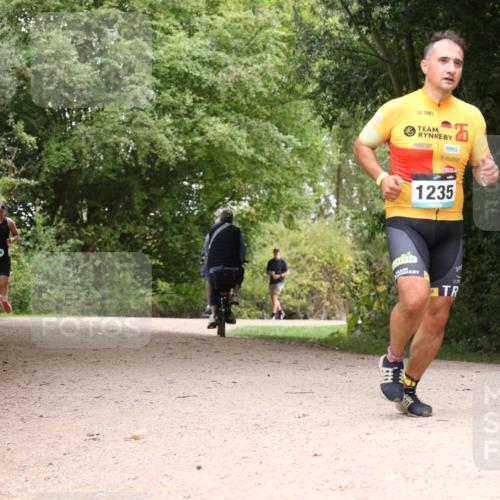 30.08.2026 - Elbe Triathlon Hamburg Antke Förster http://msf.ph/oto/10106029 30.08.2026 12:19:04 Laufen 1235 meine-sportfotos.de