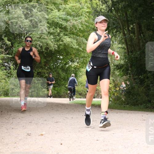 30.08.2026 - Elbe Triathlon Hamburg Antke Förster http://msf.ph/oto/10106037 30.08.2026 12:19:10 Laufen 9091 meine-sportfotos.de