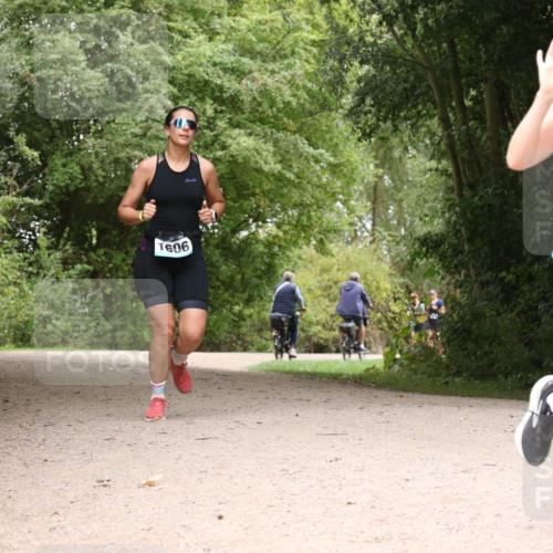 30.08.2026 - Elbe Triathlon Hamburg Antke Förster http://msf.ph/oto/10106041 30.08.2026 12:19:10 Laufen 1606, 46 meine-sportfotos.de