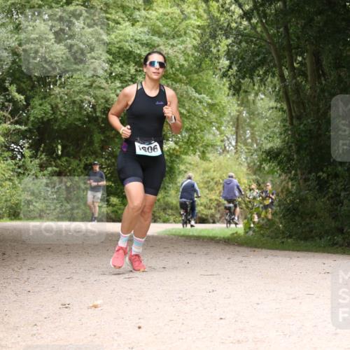 30.08.2026 - Elbe Triathlon Hamburg Antke Förster http://msf.ph/oto/10106043 30.08.2026 12:19:11 Laufen 1606 meine-sportfotos.de