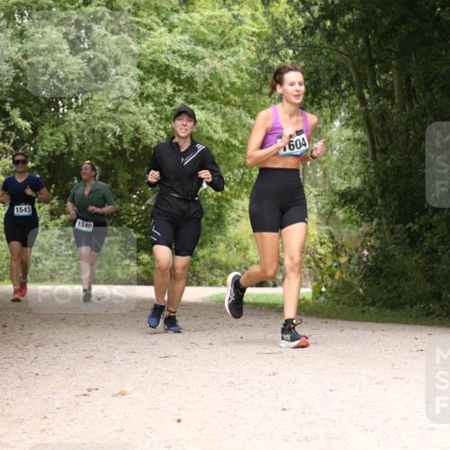 30.08.2026 - Elbe Triathlon Hamburg Antke Förster http://msf.ph/oto/10106055 30.08.2026 12:19:30 Laufen 1543, 1540, 604 meine-sportfotos.de