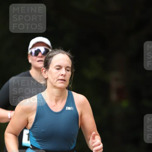 30.08.2026 - Elbe Triathlon Hamburg Antke Förster http://msf.ph/oto/10106056 30.08.2026 12:13:26 Laufen 3, 1702, 43, 40, 39, 3, 58, 08 meine-sportfotos.de