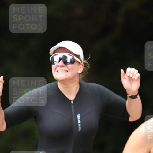 30.08.2026 - Elbe Triathlon Hamburg Antke Förster http://msf.ph/oto/10106058 30.08.2026 12:13:27 Laufen 1532 meine-sportfotos.de