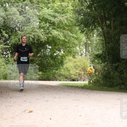 30.08.2026 - Elbe Triathlon Hamburg Antke Förster http://msf.ph/oto/10106089 30.08.2026 12:20:04 Laufen 1609 meine-sportfotos.de