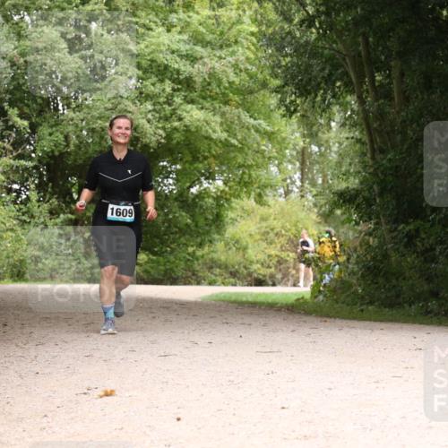 30.08.2026 - Elbe Triathlon Hamburg Antke Förster http://msf.ph/oto/10106091 30.08.2026 12:20:04 Laufen 1609 meine-sportfotos.de