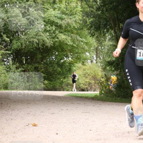 30.08.2026 - Elbe Triathlon Hamburg Antke Förster http://msf.ph/oto/10106099 30.08.2026 12:20:07 Laufen 1609 meine-sportfotos.de