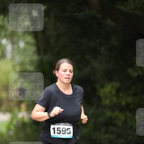 30.08.2026 - Elbe Triathlon Hamburg Antke Förster http://msf.ph/oto/10106100 30.08.2026 12:14:09 Laufen 1595 meine-sportfotos.de