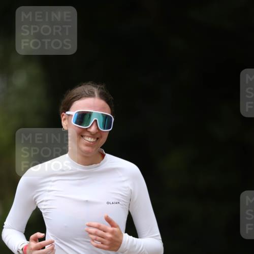 30.08.2026 - Elbe Triathlon Hamburg Antke Förster http://msf.ph/oto/10106104 30.08.2026 12:14:10 Laufen 1499 meine-sportfotos.de