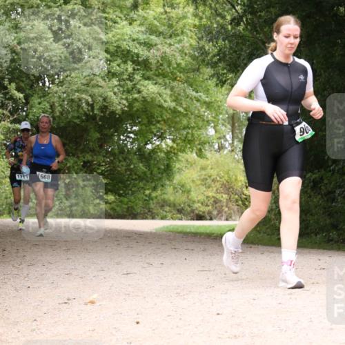 30.08.2026 - Elbe Triathlon Hamburg Antke Förster http://msf.ph/oto/10106105 30.08.2026 12:20:25 Laufen 171, 1668, 95 meine-sportfotos.de