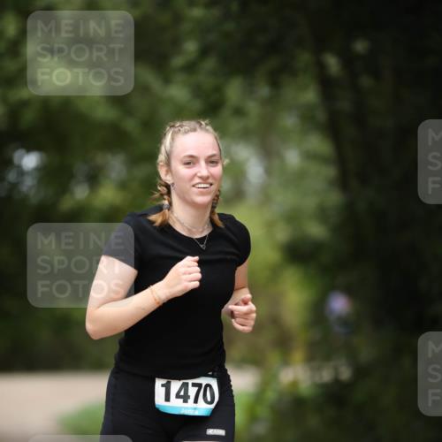 30.08.2026 - Elbe Triathlon Hamburg Antke Förster http://msf.ph/oto/10106106 30.08.2026 12:14:11 Laufen 1470 meine-sportfotos.de