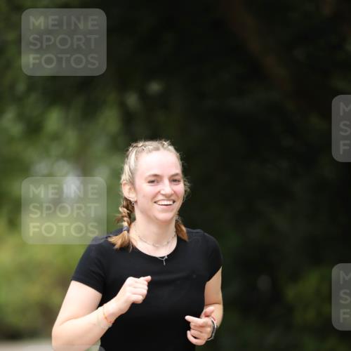 30.08.2026 - Elbe Triathlon Hamburg Antke Förster http://msf.ph/oto/10106108 30.08.2026 12:14:12 Laufen 1470 meine-sportfotos.de
