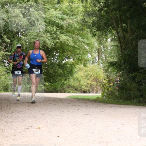 30.08.2026 - Elbe Triathlon Hamburg Antke Förster http://msf.ph/oto/10106109 30.08.2026 12:20:26 Laufen 1711, 1668 meine-sportfotos.de