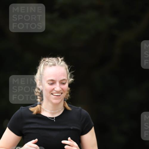 30.08.2026 - Elbe Triathlon Hamburg Antke Förster http://msf.ph/oto/10106110 30.08.2026 12:14:12 Laufen 1470 meine-sportfotos.de