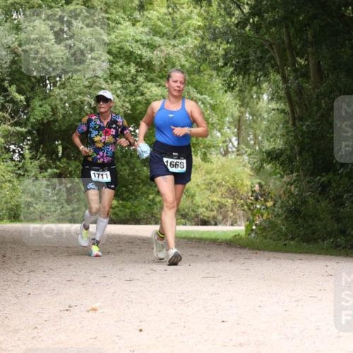 30.08.2026 - Elbe Triathlon Hamburg Antke Förster http://msf.ph/oto/10106111 30.08.2026 12:20:28 Laufen 1711, 668 meine-sportfotos.de