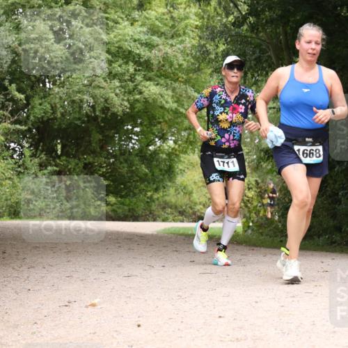 30.08.2026 - Elbe Triathlon Hamburg Antke Förster http://msf.ph/oto/10106115 30.08.2026 12:20:29 Laufen 1711, 1668 meine-sportfotos.de